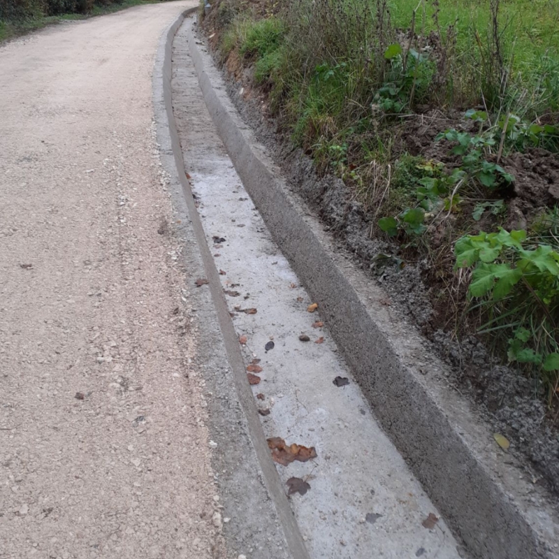 Transports Autreche Defeings Terrassement Tours Remise A Neuf Des Ecoulement Deau En Bordure De Chemin Vignoble Apres